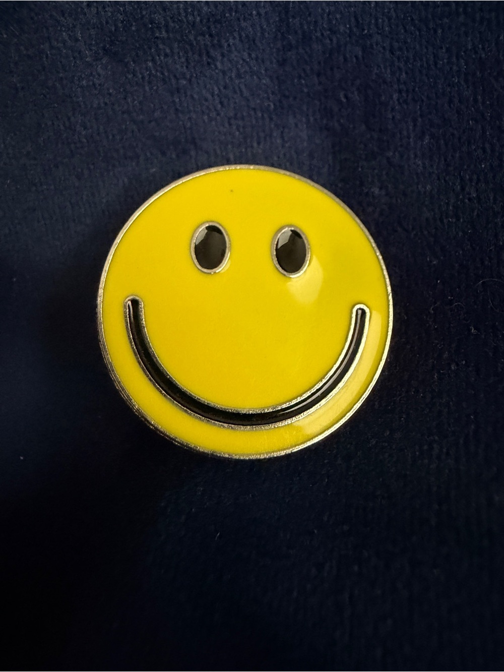 Classic Yellow Smiley Face Enamel Pin - Emoji